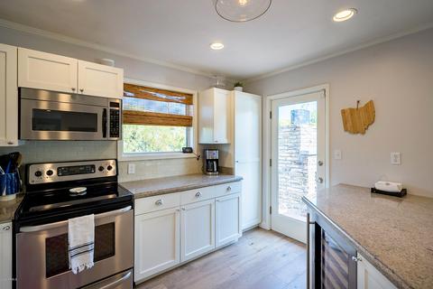 5520 E Cheery Lynn Rd, Phoenix, AZ 85018 photo 11