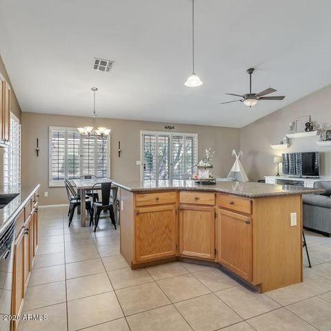 2836 E Blackhawk Dr, Phoenix, AZ 85050 photo 11