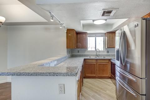 1352 E Highland Ave #210, Phoenix, AZ 85014 photo 2