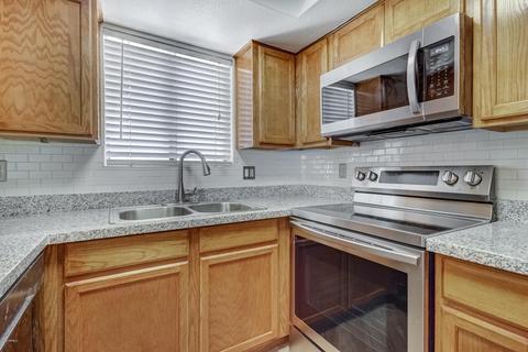 1352 E Highland Ave #210, Phoenix, AZ 85014 photo 1