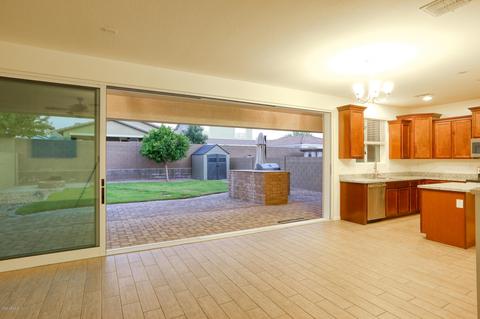 817 E Constance Way, Phoenix, AZ 85042 photo 12