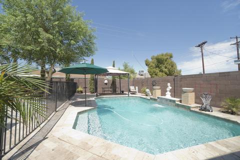 4040 N 75th Dr, Phoenix, AZ 85033 photo 1