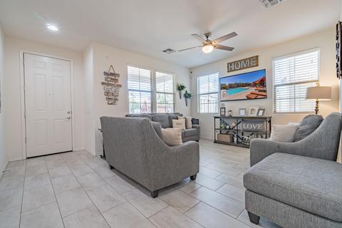 2263 S Agnes Ln, Gilbert, AZ 85295 photo 4