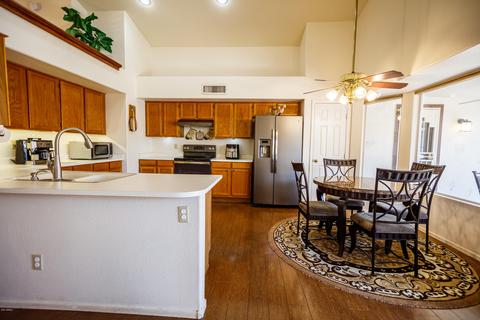 4514 E Rock Wren Rd, Phoenix, AZ 85044 photo 2