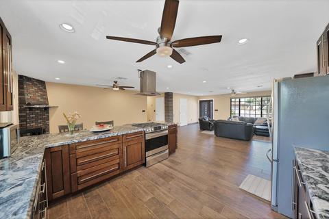 2923 E Laurel Ln, Phoenix, AZ 85028 photo 4