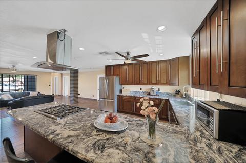 2923 E Laurel Ln, Phoenix, AZ 85028 photo 3