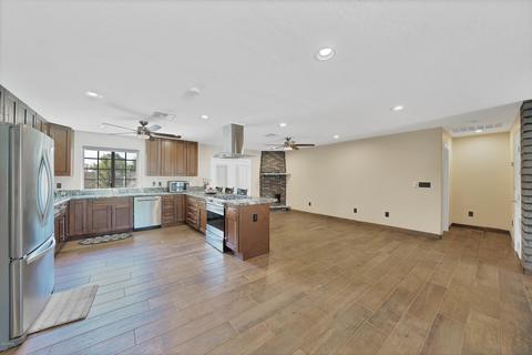 2923 E Laurel Ln, Phoenix, AZ 85028 photo 7