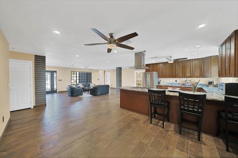 2923 E Laurel Ln, Phoenix, AZ 85028 photo 2