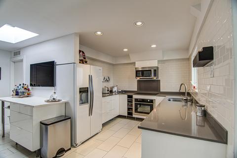 1933 E Medlock Dr, Phoenix, AZ 85016 photo 9