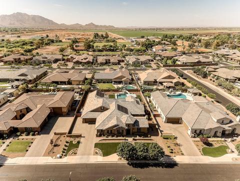 2245 E Crescent Way, Gilbert, AZ 85298 photo 5
