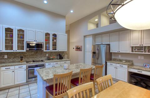327 E Wildwood Dr, Phoenix, AZ 85048 photo 3