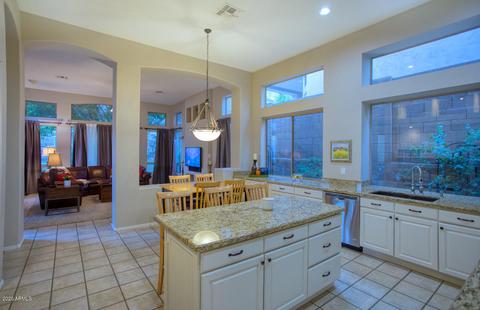 327 E Wildwood Dr, Phoenix, AZ 85048 photo 5