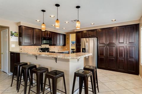 4658 E Summerhaven Dr, Phoenix, AZ 85044 photo 2