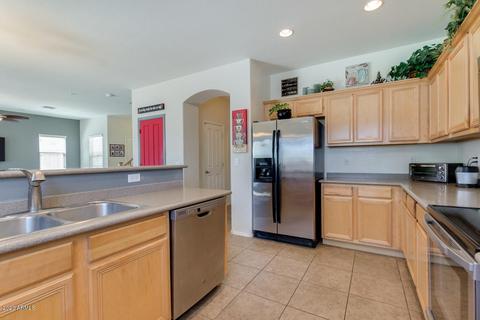 2939 E Crescent Way, Gilbert, AZ 85298 photo 10