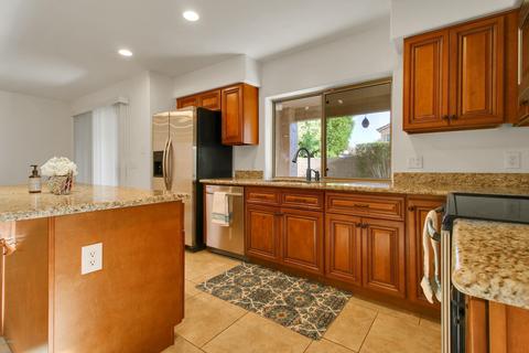 4707 E South Fork Dr, Phoenix, AZ 85044 photo 6