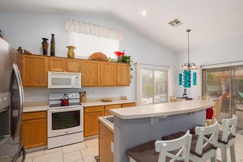 2002 S 81st Dr, Phoenix, AZ 85043 photo 11