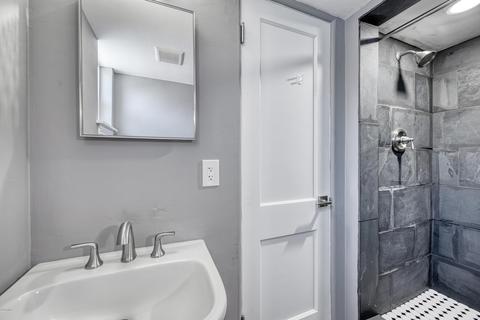 2536 E Devonshire Ave, Phoenix, AZ 85016 photo 9