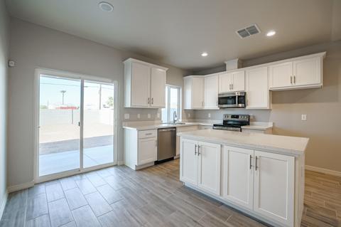 2504 E Chipman Rd, Phoenix, AZ 85040 photo 5