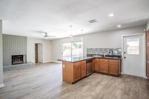 323 E Laguna Dr, Tempe, AZ 85282 photo 8