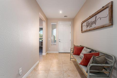 7658 S Sorrell Ln, Gilbert, AZ 85298 photo 4