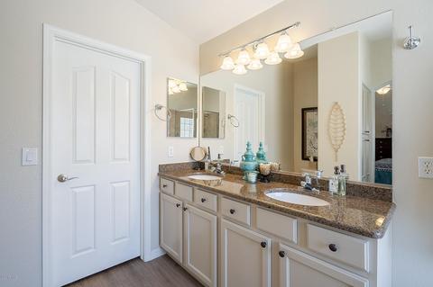 4270 E Seasons Cir, Gilbert, AZ 85297 photo 12