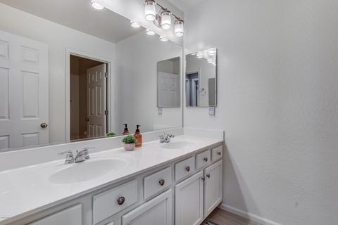 946 E Wimpole Ave, Gilbert, AZ 85297 photo 21