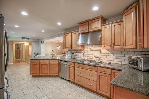 30 E Harmont Dr, Phoenix, AZ 85020 photo 5