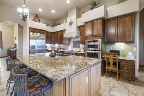 8451 E Regina Cir, Mesa, AZ 85207 photo 11