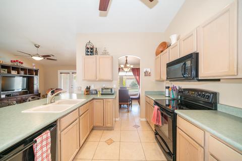 3320 E Wickieup Ln, Phoenix, AZ 85050 photo 14