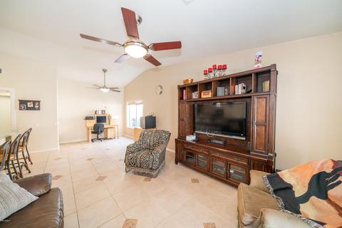 3320 E Wickieup Ln, Phoenix, AZ 85050 photo 7