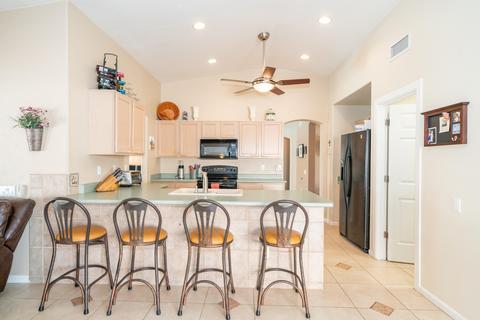 3320 E Wickieup Ln, Phoenix, AZ 85050 photo 4