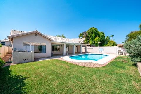 3320 E Wickieup Ln, Phoenix, AZ 85050 photo 2