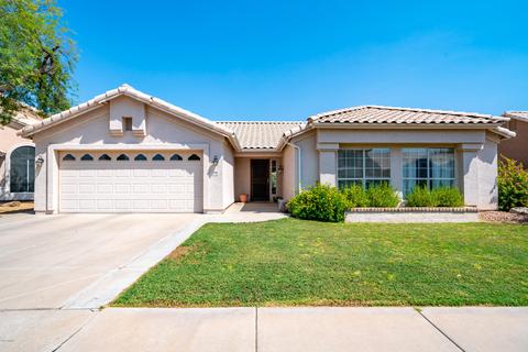 3320 E Wickieup Ln, Phoenix, AZ 85050 photo 1