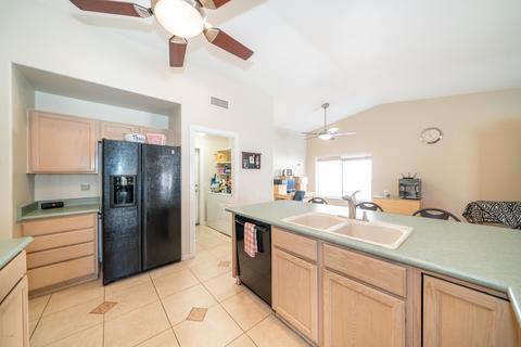 3320 E Wickieup Ln, Phoenix, AZ 85050 photo 27