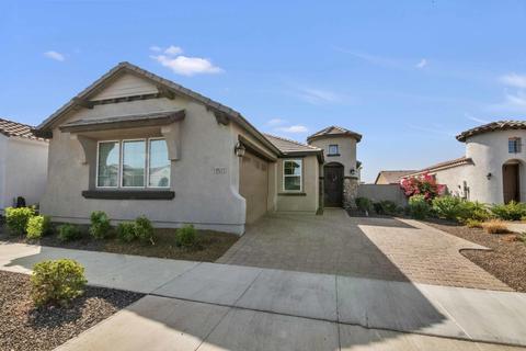 10213 E Theorem Dr, Mesa, AZ 85212 photo 2