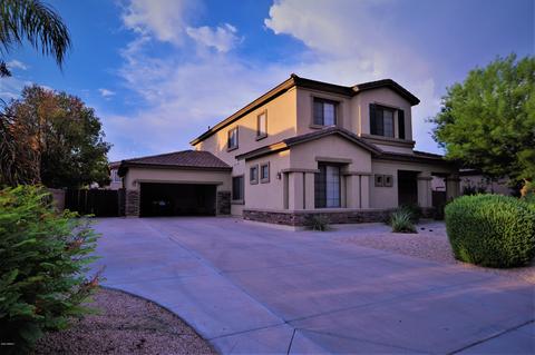 676 E Julian Dr, Gilbert, AZ 85295 photo 2