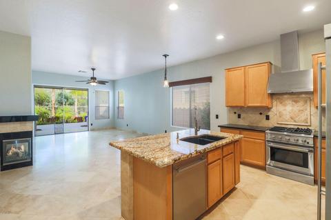 5010 E Robin Ln, Phoenix, AZ 85054 photo 6