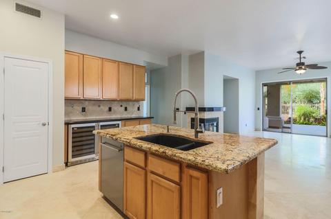 5010 E Robin Ln, Phoenix, AZ 85054 photo 7