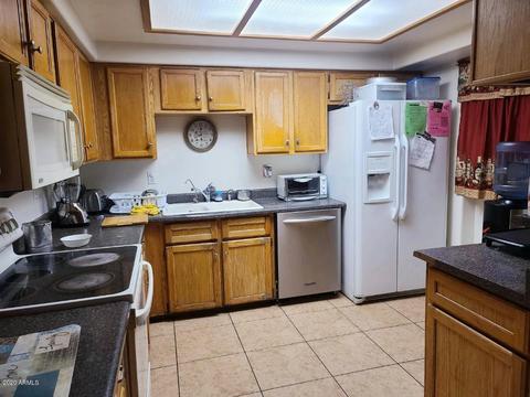 3319 N 37th Ave, Phoenix, AZ 85019 photo 7