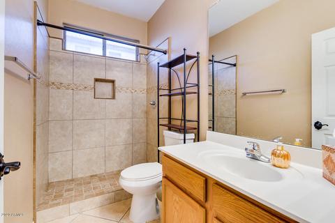 7417 S 25th Ln, Phoenix, AZ 85041 photo 9