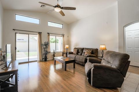 461 E Palomino Dr, Gilbert, AZ 85296 photo 2
