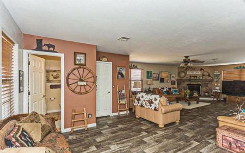 1327 E Trev View Trl, Paulden, AZ 86334 photo 2