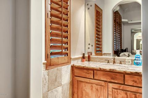 3847 Expedition Way, Phoenix, AZ 85050 photo 25