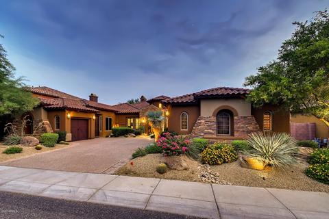 3847 Expedition Way, Phoenix, AZ 85050 photo 3