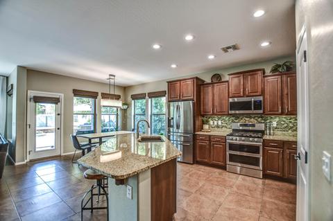 3534 E Amber Ln, Gilbert, AZ 85296 photo 9