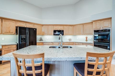 64 S Equestrian Ct, Gilbert, AZ 85296 photo 4