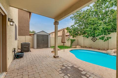 2057 S Falcon Dr, Gilbert, AZ 85295 photo 2