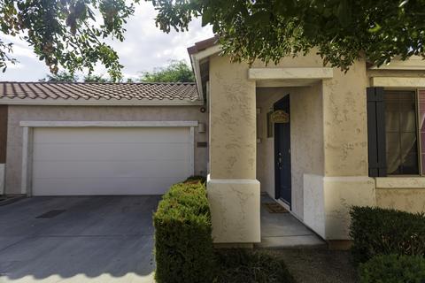 880 S Colonial Dr, Gilbert, AZ 85296 photo 2