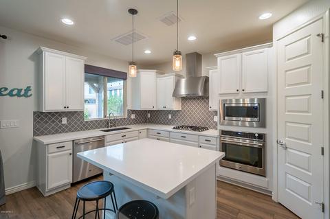4276 E Amber Ln, Gilbert, AZ 85296 photo 2