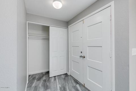 3221 W Echo Ln, Phoenix, AZ 85051 photo 4